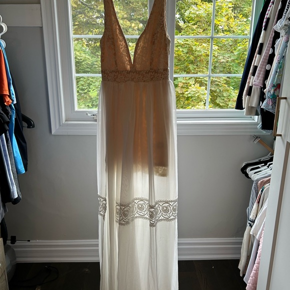 Custom Destination Wedding Grown - Picture 4 of 7